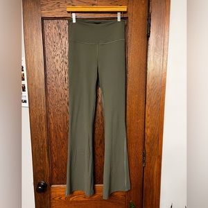 Groove Super-High-Rise Flared Pant